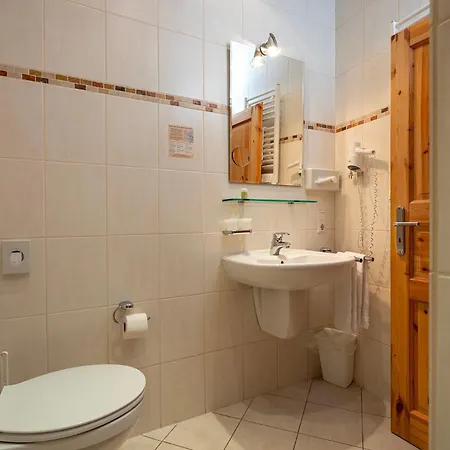 호텔 Ursula 베른카슈텔쿠에스